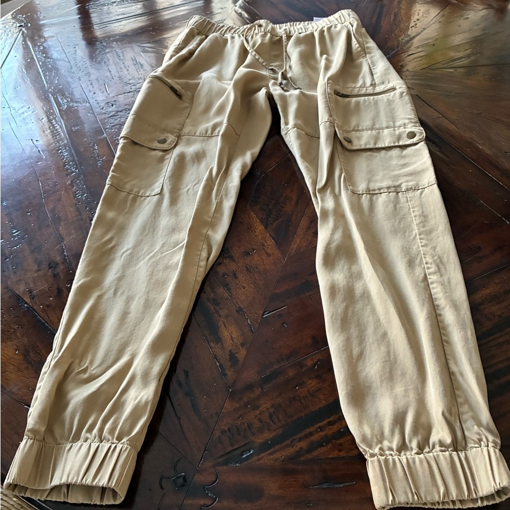 Banana Republic Women's Tan Cargo Pants